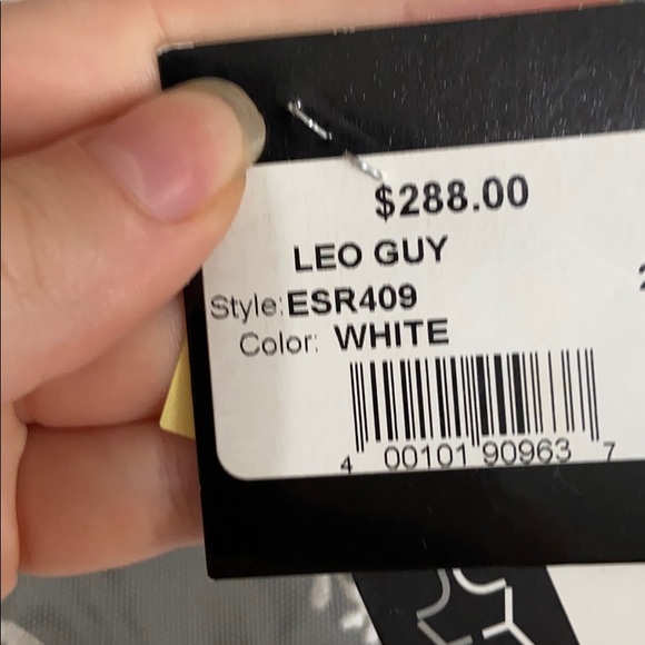 White lace dress - Picture 6 of 6